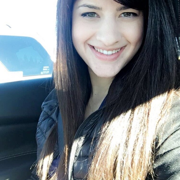 Meet your Posher, Amber - Picture 1 of 1